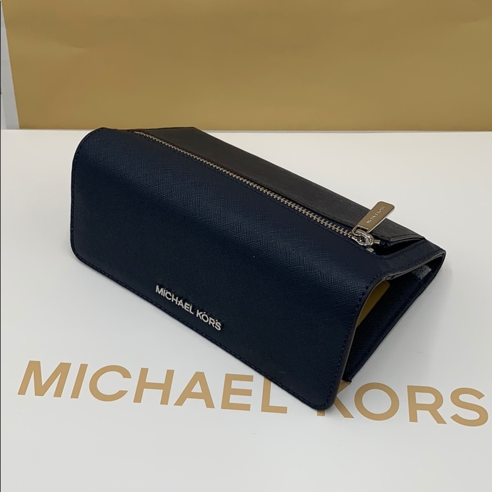 Michael Kors Jet Set Travel Lg Trifold Wallet - Picture 3 of 16
